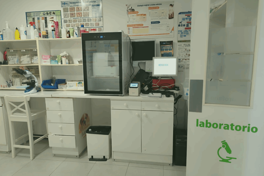 instalaciones laboratorio centro veterinario Asis